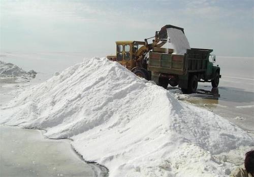 برخورد با عاملین برداشت بدون مجوز نمک از بستر دریاچه ارومیه