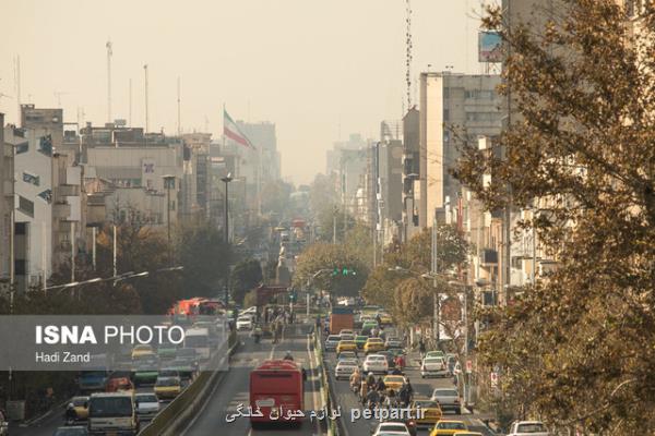 آسمان غبارآلود تهران در مناطق پرتردد