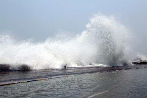 هشدار هواشناسی نسبت به افزایش ارتفاع موج تا ۲ و نیم متر در شمال کشور