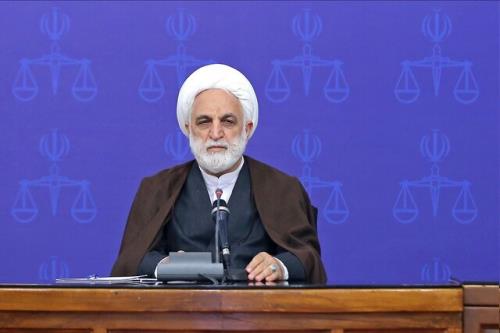 اگر کارگزاران نظام شریک جرم قاچاق سوخت باشند برخورد شدید می نماییم
