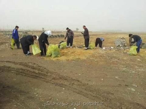 پاكسازی مسیر زوار اربعین از زباله ها در اسلام آبادغرب